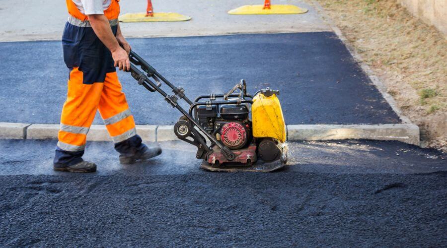 Professional gutter cleaning in Sumner, NE